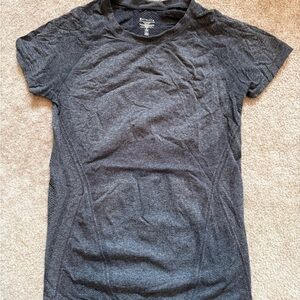 Gray Athleta short sleeve shirt